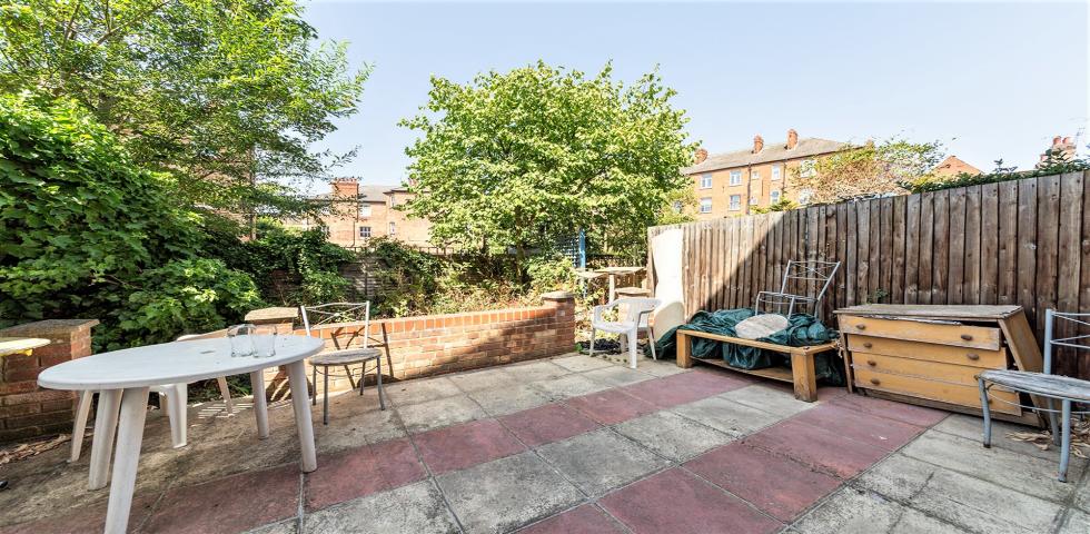			3 Bedroom, 1 bath, 1 reception Flat			 Acland Road, WILLESDEN GREEN